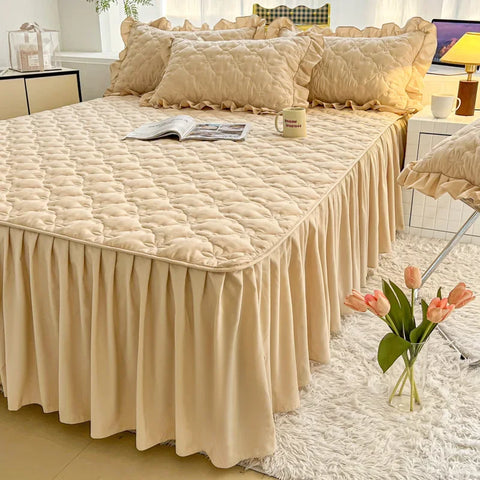 Sumptuous Solid Bed Skirt - High-Weight Water-Washed Quilted, 45cm Hem, Luxurious Touch for a Sophisticated Bedroom
