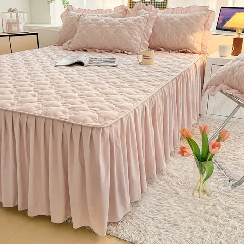 Sumptuous Solid Bed Skirt - High-Weight Water-Washed Quilted, 45cm Hem, Luxurious Touch for a Sophisticated Bedroom
