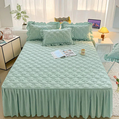 Sumptuous Solid Bed Skirt - High-Weight Water-Washed Quilted, 45cm Hem, Luxurious Touch for a Sophisticated Bedroom