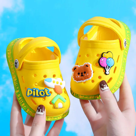 Children Slippers Playful Cartoon Kids Clog Shoes with Holes for Summer Girls and Boys Soft-Soled Non-Slip Indoor Slippers New